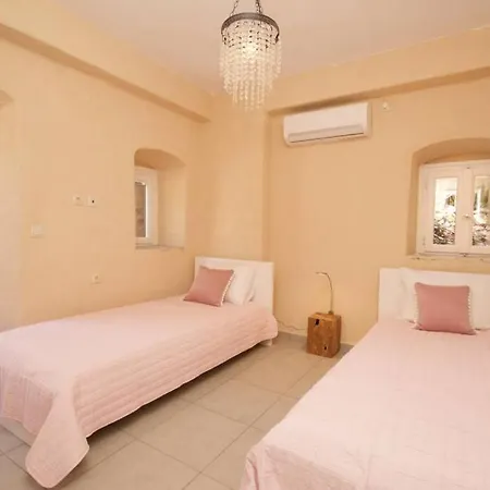 Mathilda's House Вилла *