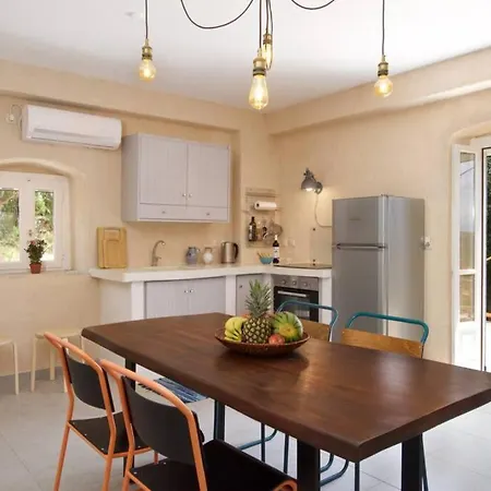 Mathilda's House Tselendáta